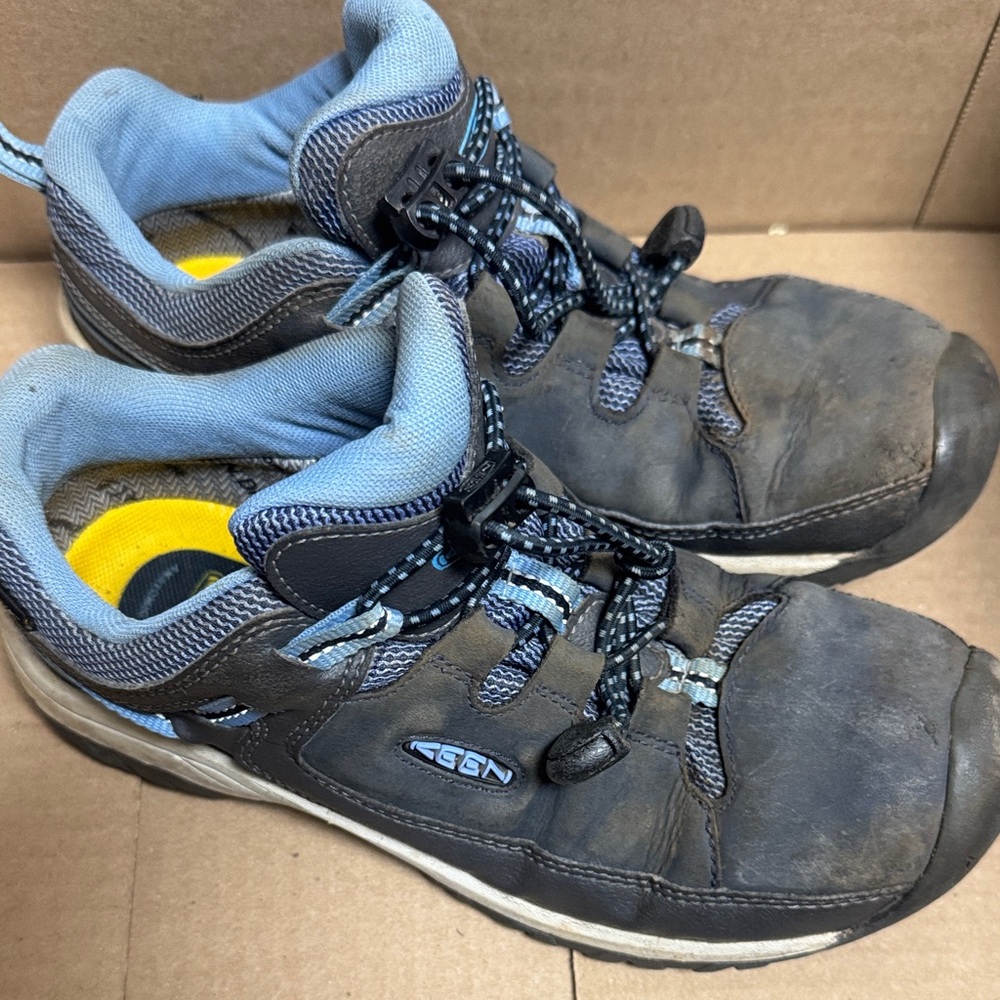 Keen Kids Black and Gray Athletic Shoes